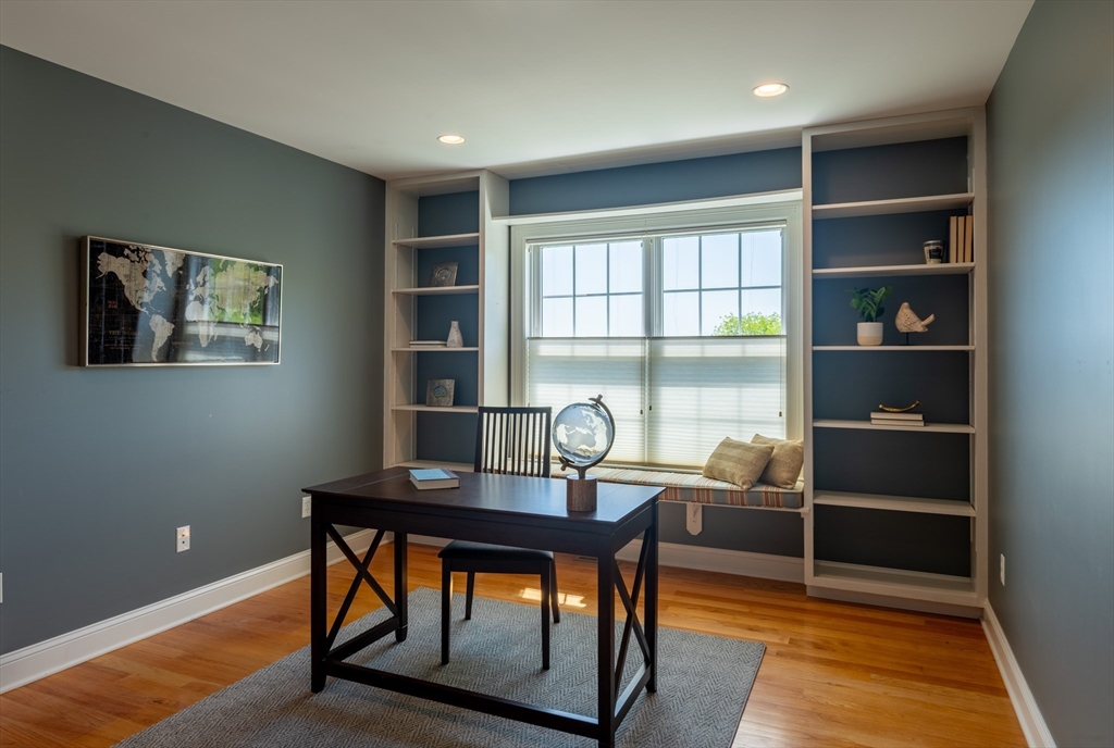 20 Bridge Road, Unit 8 Northampton, MA 01062 - Photo 16 of 32 a workspace with furniture and window
