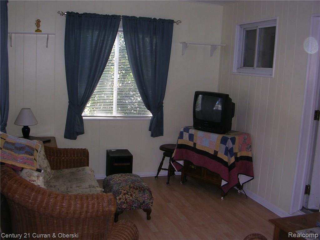 3605 Harding Street Dearborn, MI 48124 - Photo 11 of 16 DSCN0762.JPG