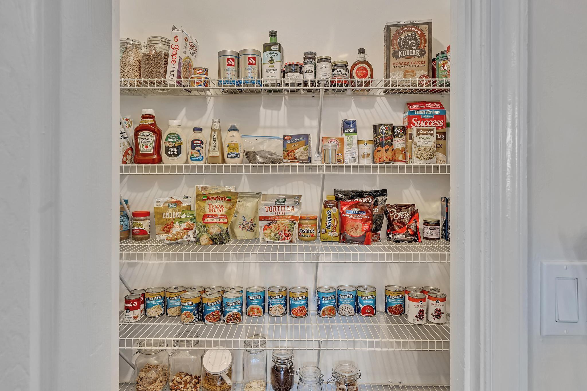 5791 Coach House Circle, Unit H Boca Raton, FL 33486 - Photo 20 of 39 Oversized pantry