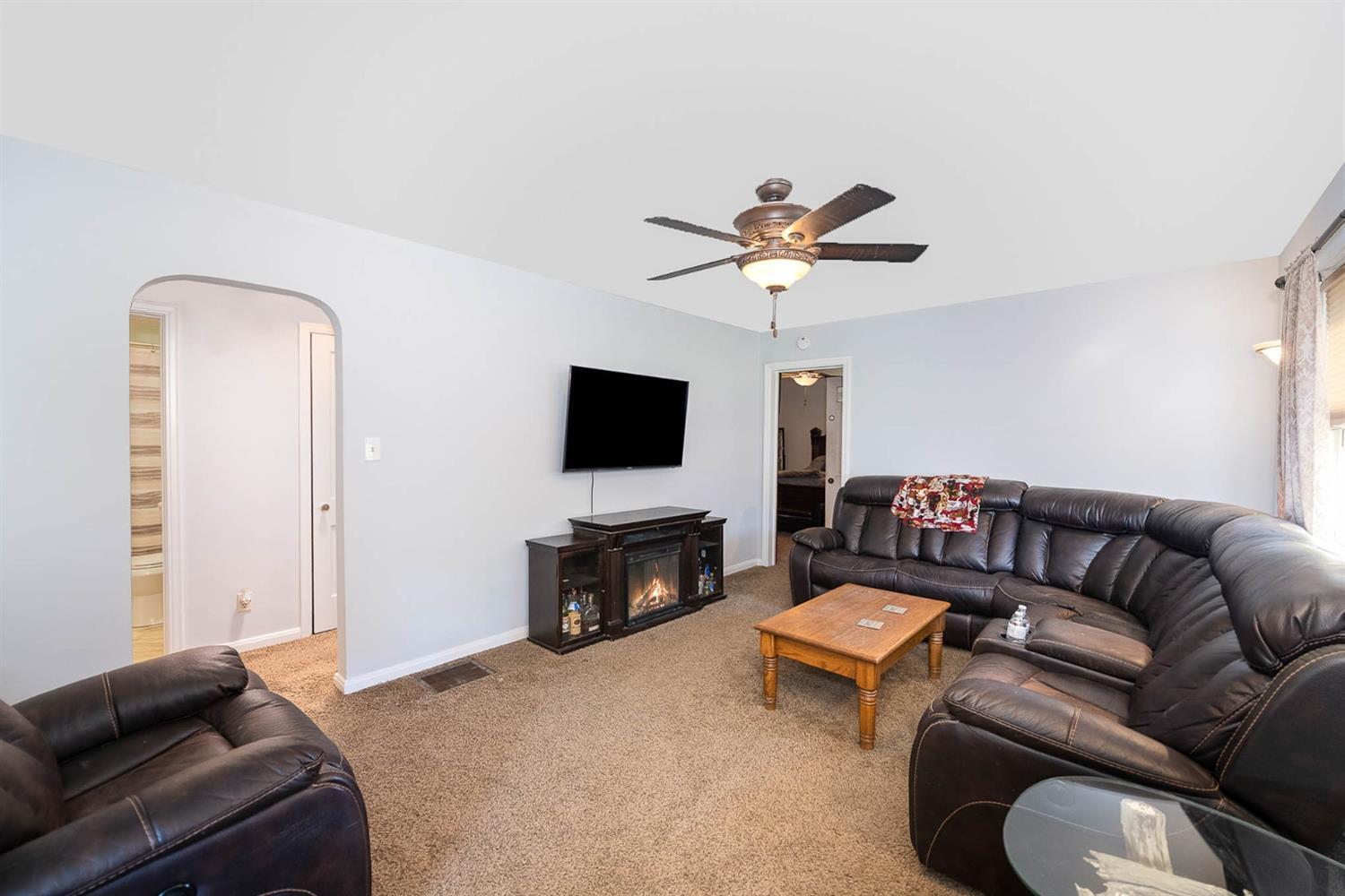 7425 Sheed Road Cincinnati, OH 45247 - Photo 9 of 25 Gallery Image 9