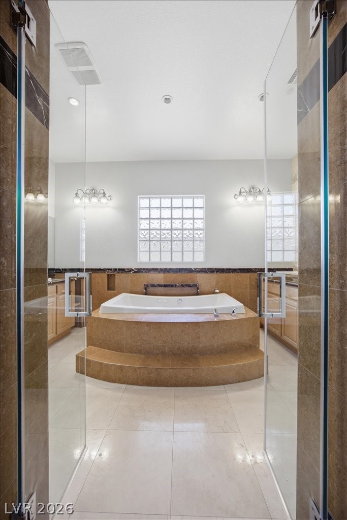 2765 Struan Avenue Henderson, NV 89044 - Photo 30 of 65 Jetted tub