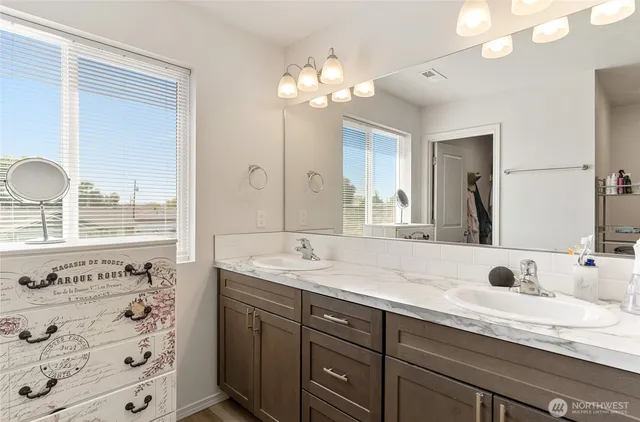 $438,000 | 414 North Washington Street, Moses Lake, WA 98837