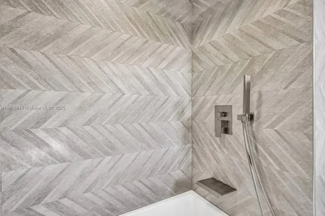 $12,995 | 1241 Hollywood Boulevard, Hollywood, FL 33019