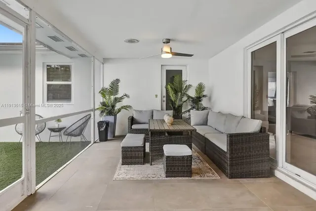 $12,995 | 1241 Hollywood Boulevard, Hollywood, FL 33019