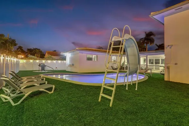 $12,995 | 1241 Hollywood Boulevard, Hollywood, FL 33019