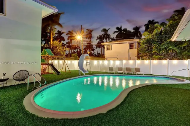 $12,995 | 1241 Hollywood Boulevard, Hollywood, FL 33019