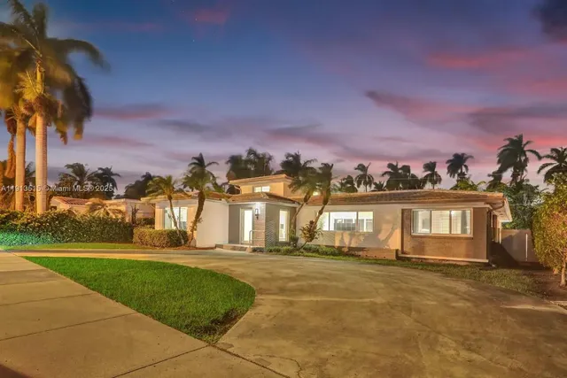 $12,995 | 1241 Hollywood Boulevard, Hollywood, FL 33019