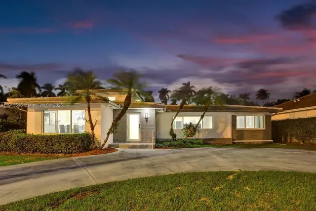 $12,995 | 1241 Hollywood Boulevard, Hollywood, FL 33019