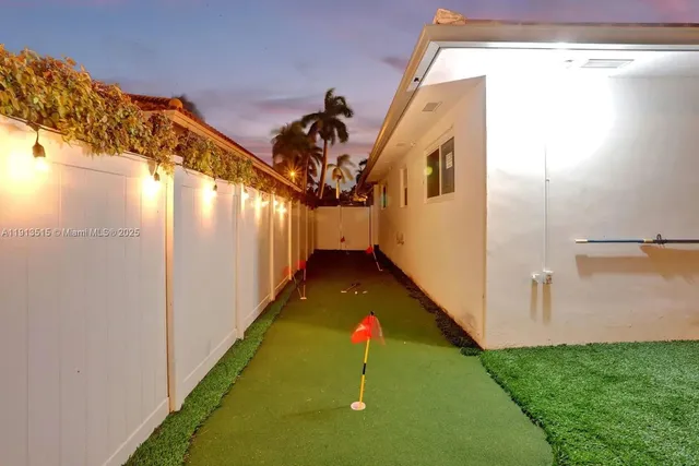 $12,995 | 1241 Hollywood Boulevard, Hollywood, FL 33019