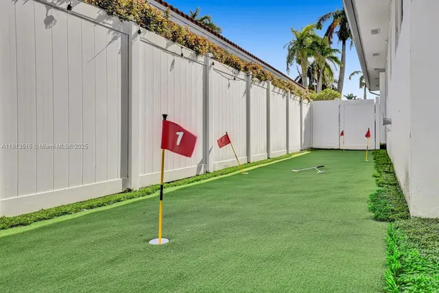 $12,995 | 1241 Hollywood Boulevard, Hollywood, FL 33019