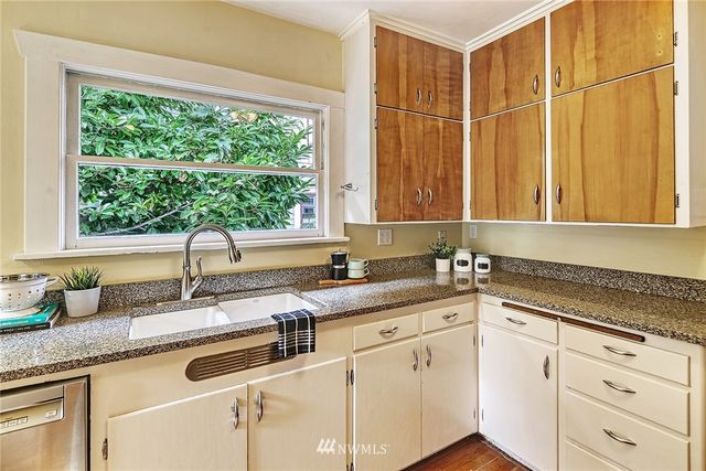 $995,000 | 2347 North 63rd Street, Seattle, WA 98103