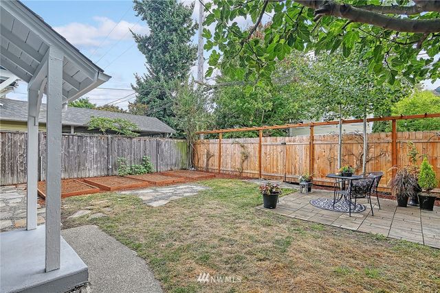 $995,000 | 2347 North 63rd Street, Seattle, WA 98103