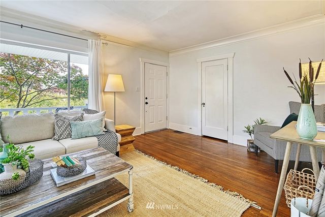 $995,000 | 2347 North 63rd Street, Seattle, WA 98103