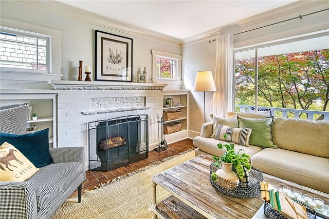 $995,000 | 2347 North 63rd Street, Seattle, WA 98103