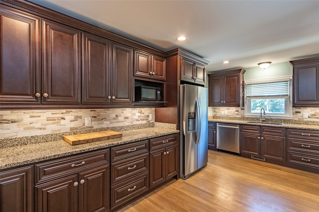 105 Hillandale Road Seneca, SC 29672 - Photo 12 of 47