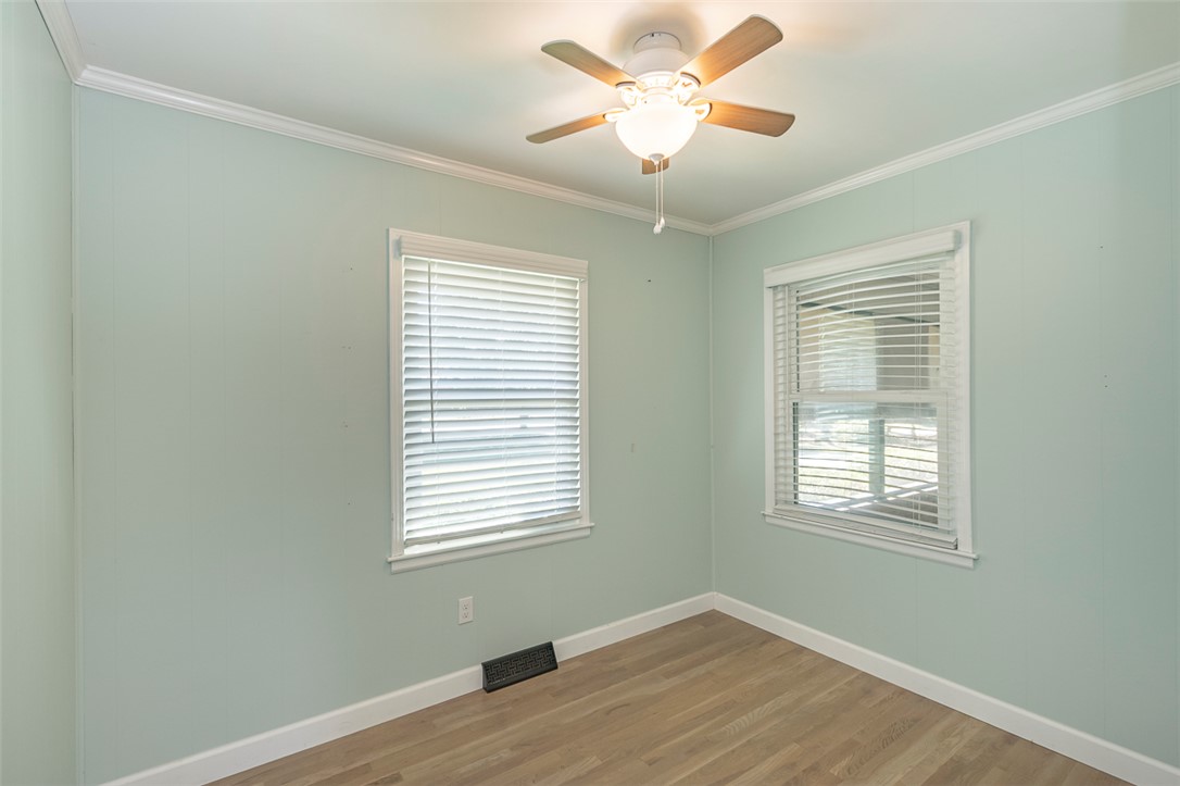 105 Hillandale Road Seneca, SC 29672 - Photo 14 of 47