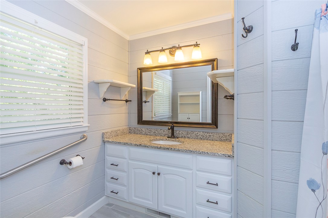 105 Hillandale Road Seneca, SC 29672 - Photo 17 of 47