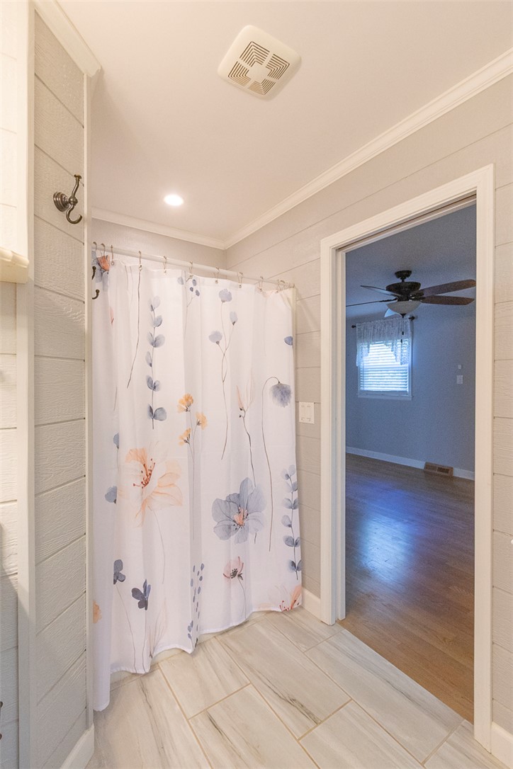 105 Hillandale Road Seneca, SC 29672 - Photo 18 of 47