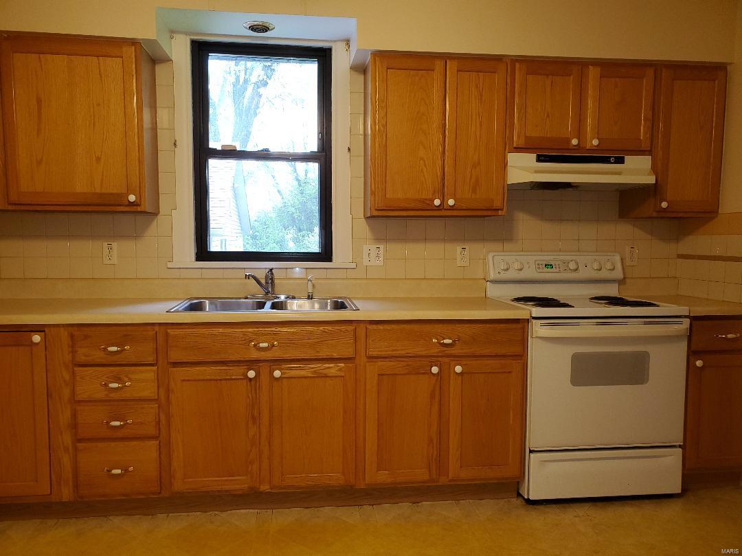 2960 Ridgeway Avenue St. Louis, MO 63114 - Photo 5 of 12 Gallery Image 5