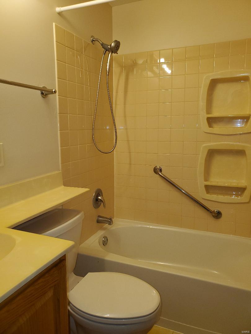 2960 Ridgeway Avenue St. Louis, MO 63114 - Photo 9 of 12 Gallery Image 9