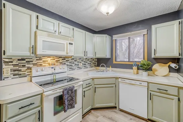 $195,000 | 12616 University Avenue Northwest, Coon Rapids, MN 55448