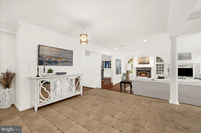 $825,000 | 360 Hoile Lane, Huntingtown, MD 20639