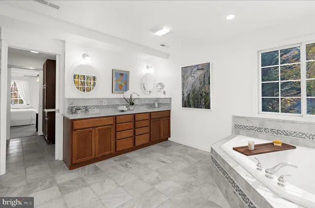 $825,000 | 360 Hoile Lane, Huntingtown, MD 20639