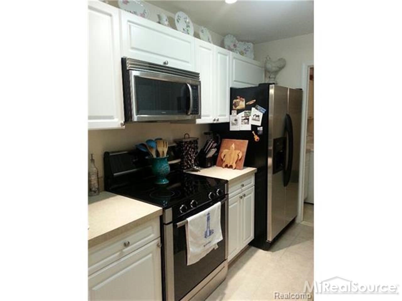 3484 Tremonte Circle Rochester, MI 48306 - Photo 13 of 16 31181149-12.JPG