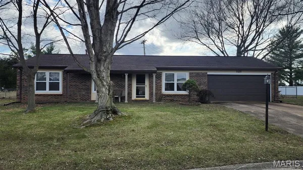 $224,000 | 121 Concord Circle, Mascoutah, IL 62258