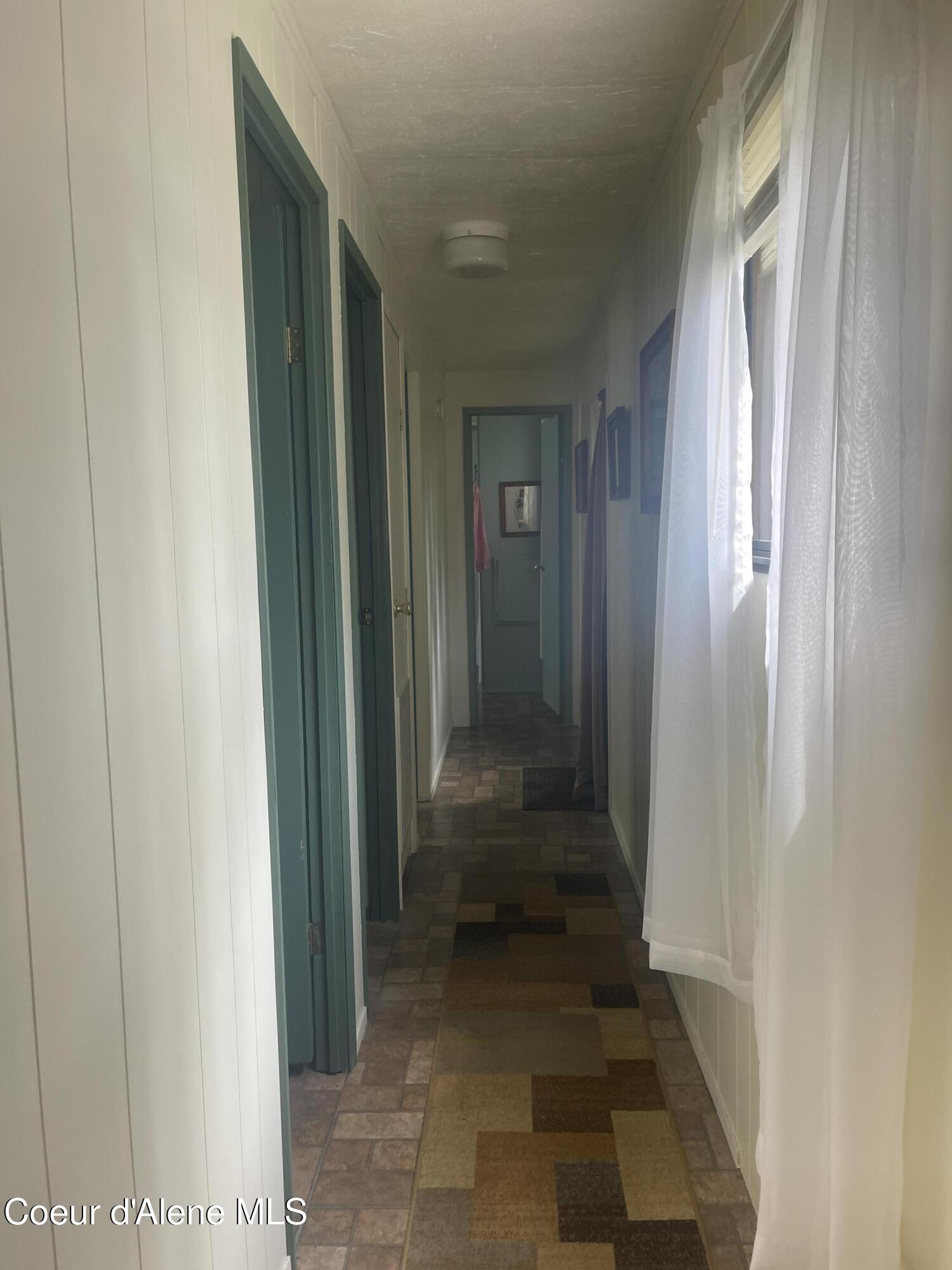 111 Gun Club Road, Unit 27 Sagle, ID 83860 - Photo 24 of 35 Hallway