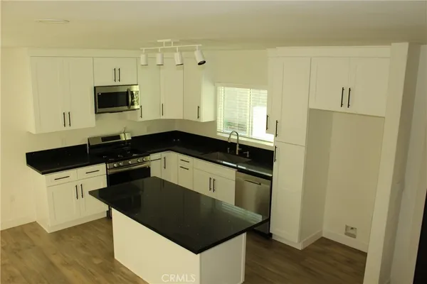 $3,900 | 14665 Brand Boulevard, Mission Hills, CA 91345