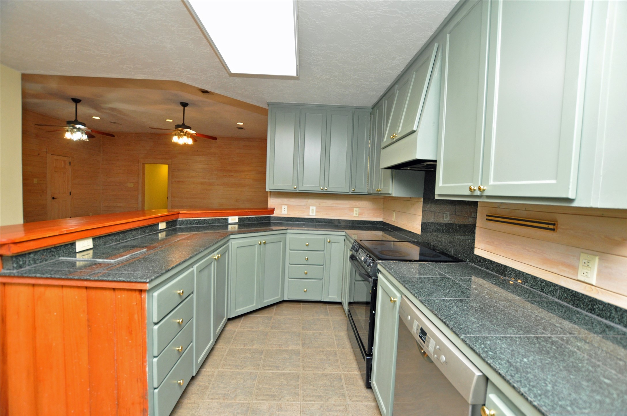 16885 Rabon Chapel Road Montgomery, TX 77316 - Photo 5 of 12 Kitchen area