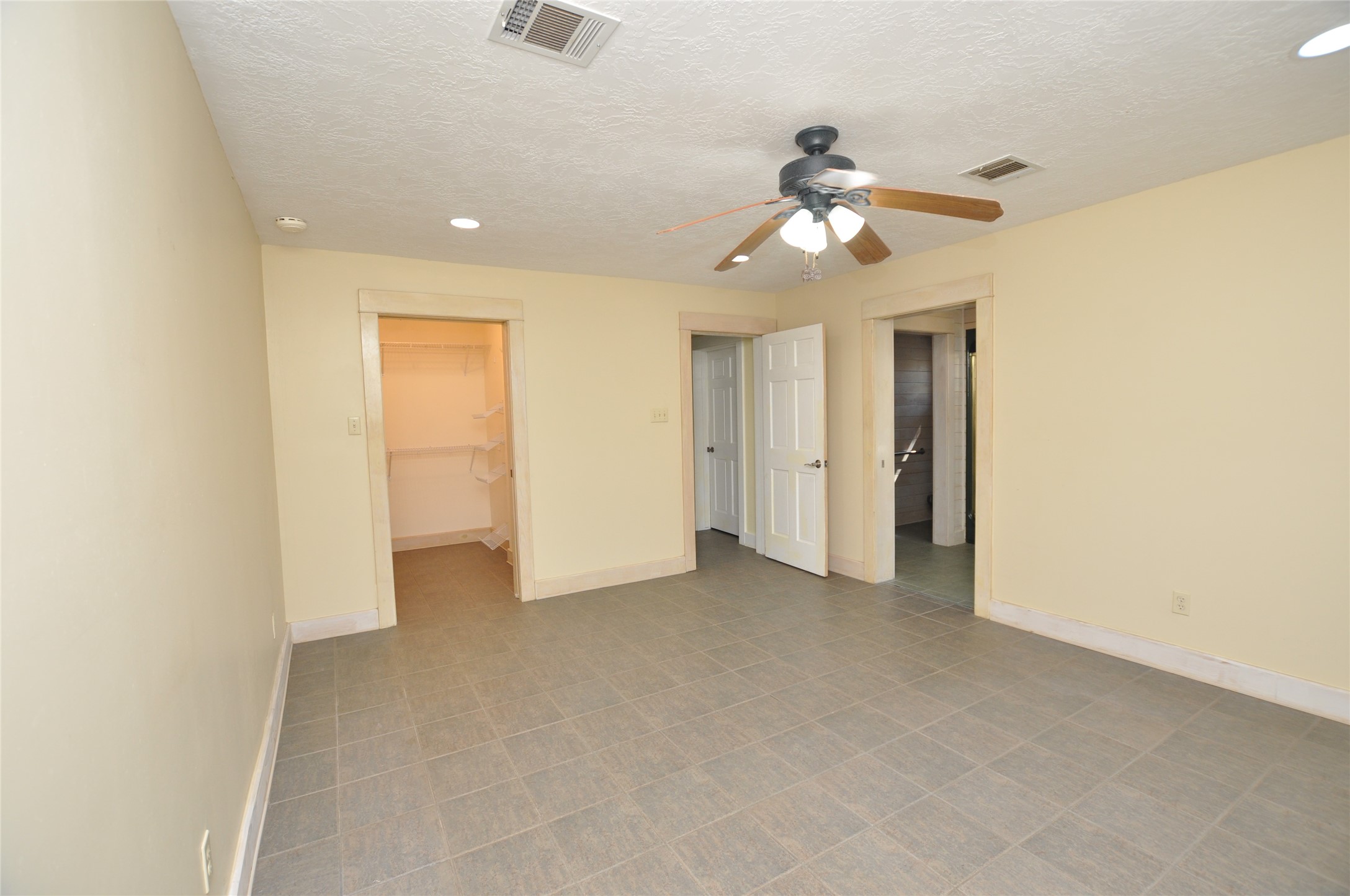 16885 Rabon Chapel Road Montgomery, TX 77316 - Photo 8 of 12 Primary bedroom