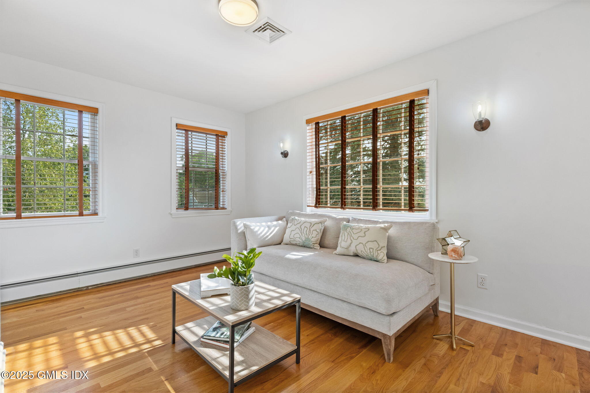 37 Miltiades Avenue Riverside, CT 06878 - Photo 16 of 31 miltiades primary sitting area