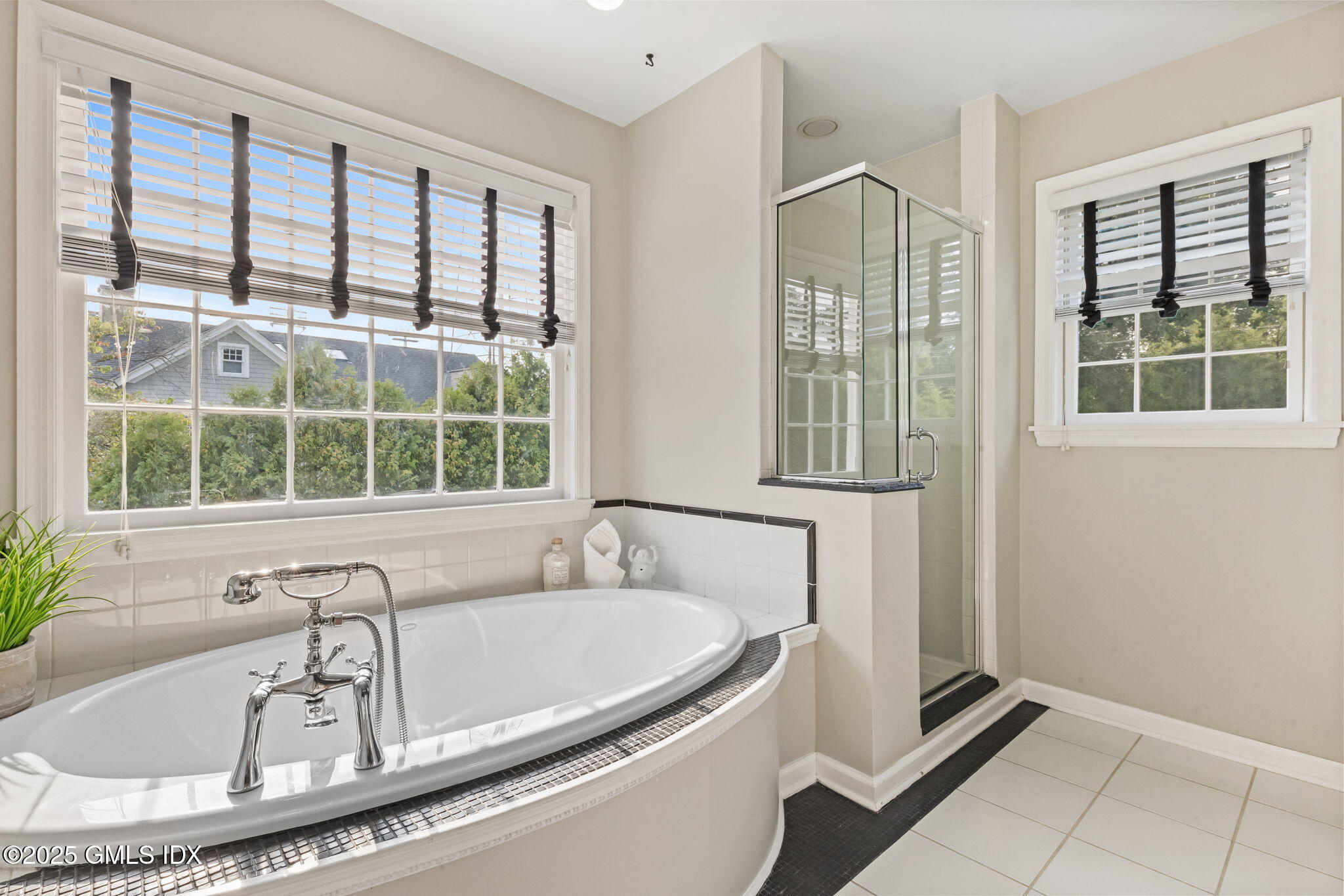 37 Miltiades Avenue Riverside, CT 06878 - Photo 18 of 31 primary tub shower