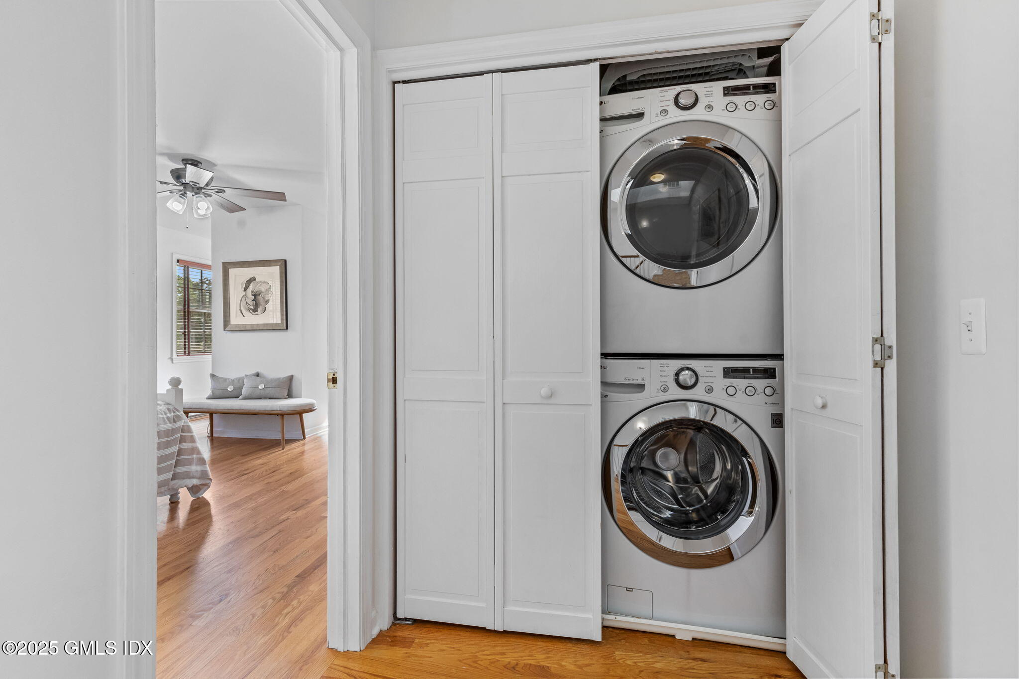 37 Miltiades Avenue Riverside, CT 06878 - Photo 23 of 31 miltiades laundry