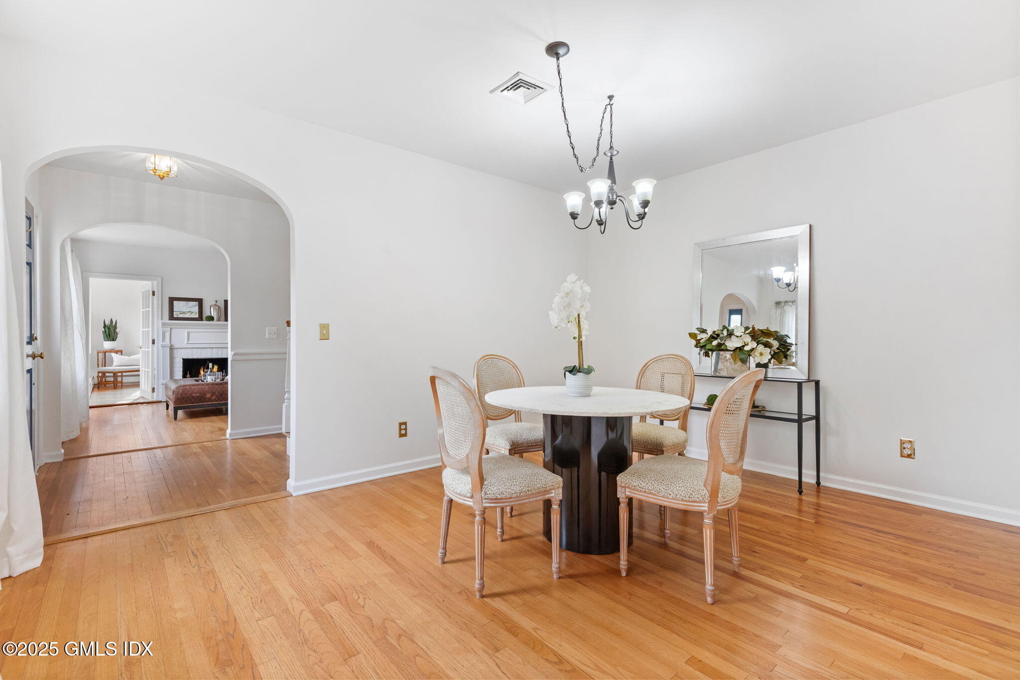 37 Miltiades Avenue Riverside, CT 06878 - Photo 6 of 31 dining room