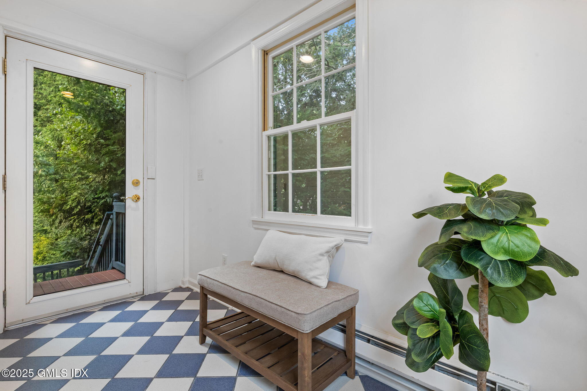 37 Miltiades Avenue Riverside, CT 06878 - Photo 9 of 31 mudroom militades