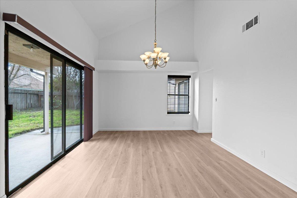 938 Snowgoose Lane Manteca, CA 95337 - Photo 5 of 16 a view of livingroom with window