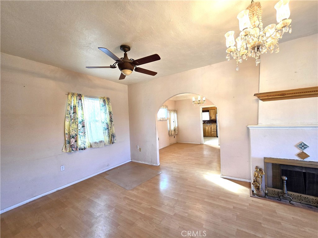 2789 Fairmount Boulevard Riverside, CA 92501 - Photo 19 of 74 a view of livingroom and window