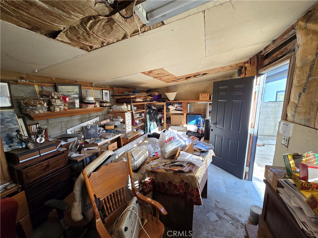 2789 Fairmount Boulevard Riverside, CA 92501 - Photo 44 of 74 a view of a room with gym equipment