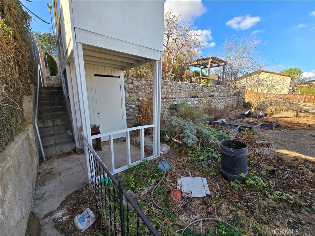 2789 Fairmount Boulevard Riverside, CA 92501 - Photo 46 of 74 a view of a chair and table in backyard