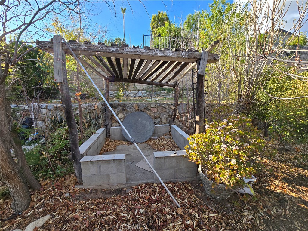 2789 Fairmount Boulevard Riverside, CA 92501 - Photo 55 of 74 a view of entryway with outdoor area