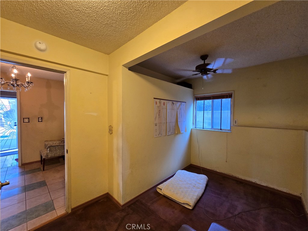 2789 Fairmount Boulevard Riverside, CA 92501 - Photo 9 of 74 a view of entryway with a hallway