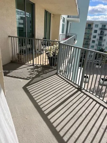 $2,800 | 140 South Dixie Highway, Unit 906, Hollywood, FL 33020