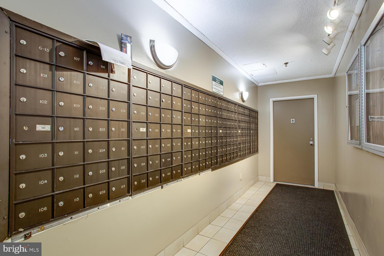 5911 Edsall Road, Unit 206 Alexandria, VA 22304 - Photo 26 of 40 a view of en empty room