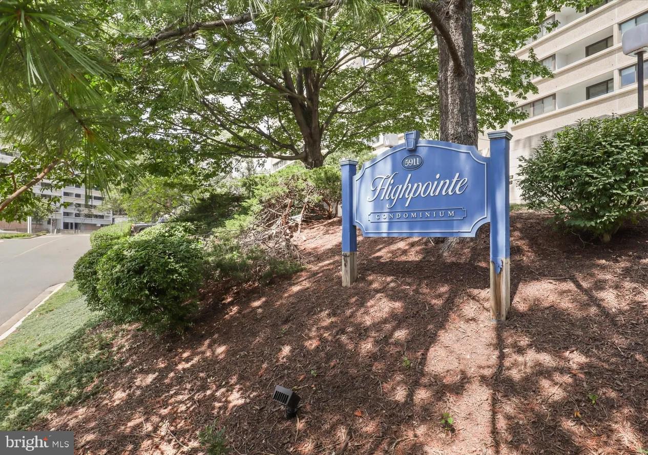 5911 Edsall Road, Unit 206 Alexandria, VA 22304 - Photo 32 of 40 a sign board with a street sign