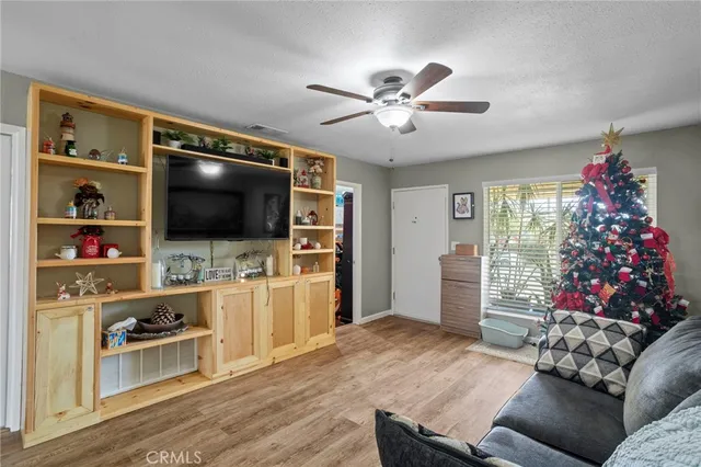 $389,900 | 372 Red Cedar Place, Perris, CA 92570