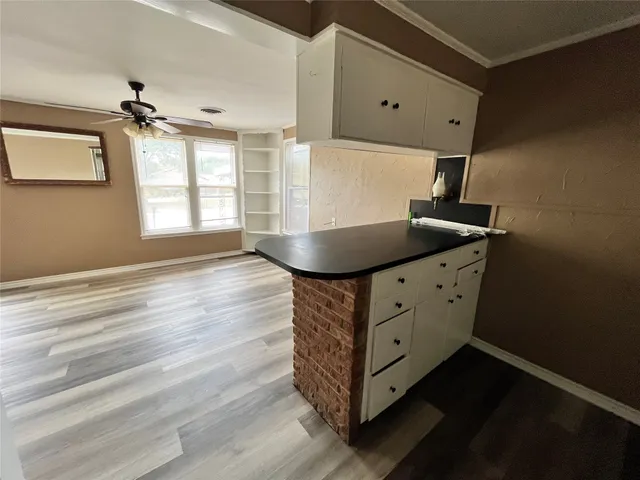 $1,350 | 103 East Stone Street, Brenham, TX 77833