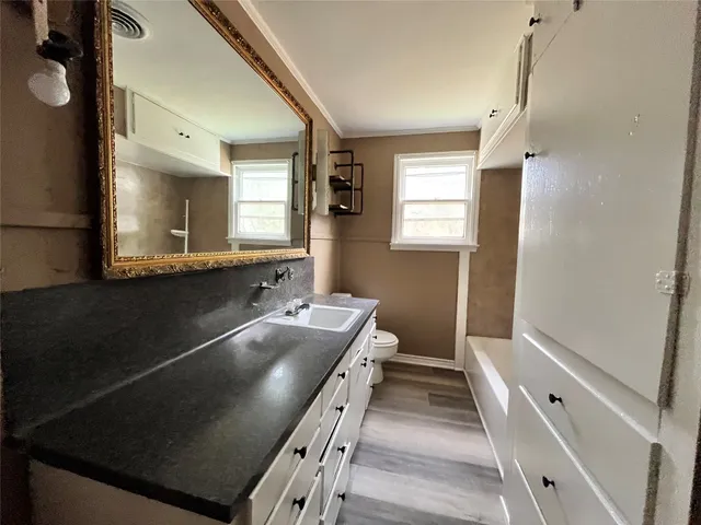 $1,350 | 103 East Stone Street, Brenham, TX 77833